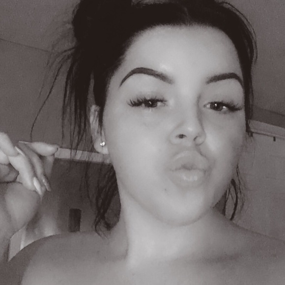 Meet your Posher, Mackayla - Picture 1 of 1